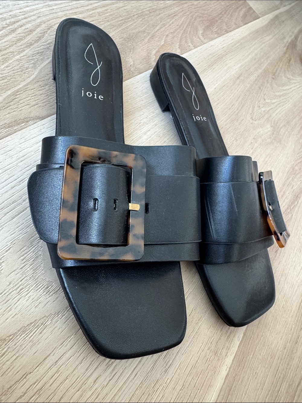 Joie - Paige Buckle Sandal - Picture 4 of 10